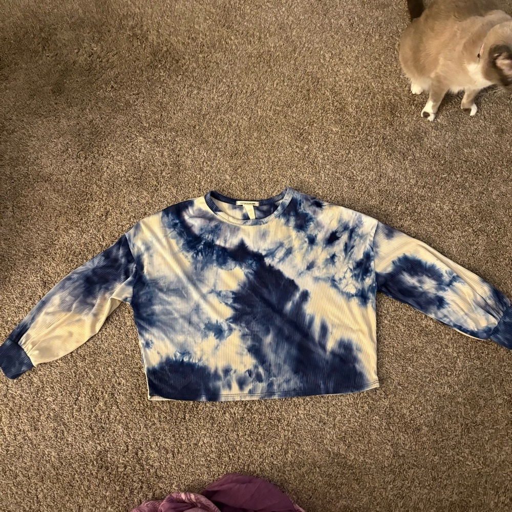 Blue and Cream Tie-Dye 3/4 Sleeve Top
